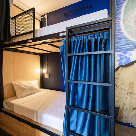 Marco Polo Phuket Poshtel & Bistro Hostel Bilik gambar