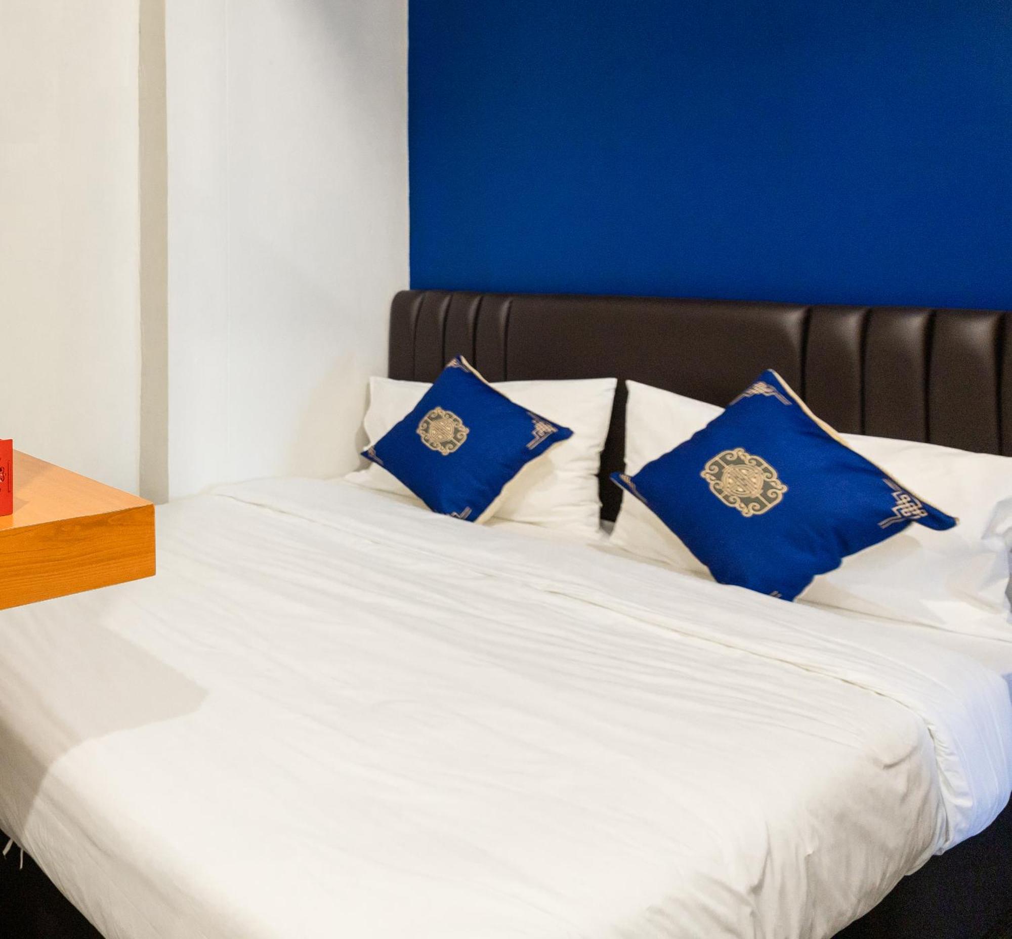 Marco Polo Phuket Poshtel & Bistro Hostel Bilik gambar
